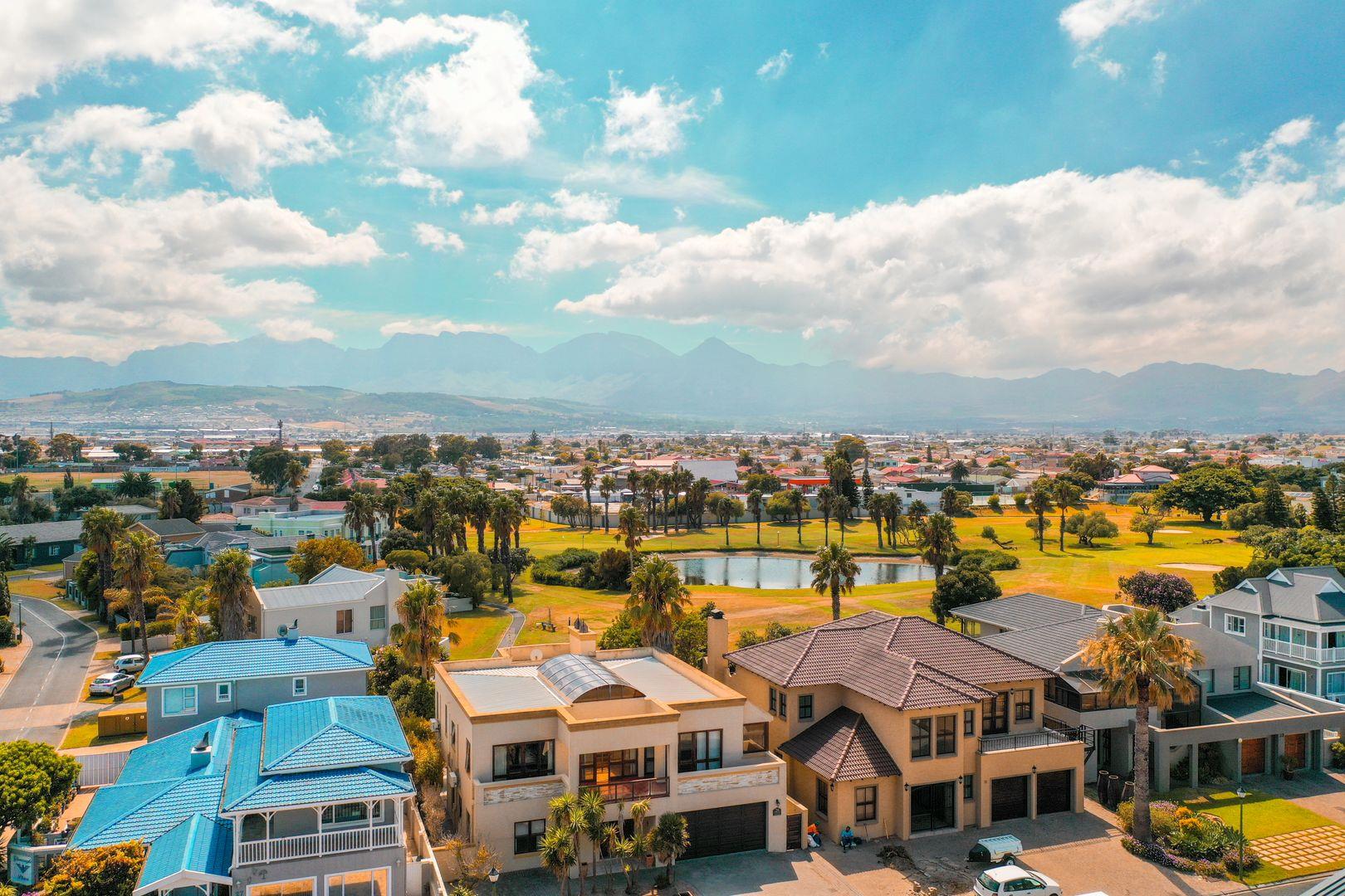 5 Bedroom House for sale in Greenways Golf Estate P24113968708