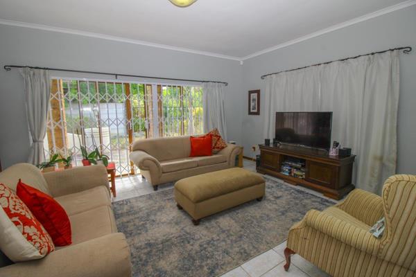 Lovely spacious house to rent in Die Boord, Stellenbosch. Close to the top schools, Medi Clinic and shopping centre. This house ...