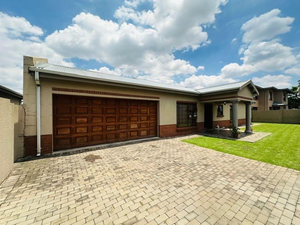 Johannesburg South Property : Townhouse for sale in Johannesburg South ...