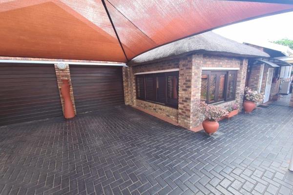 Experience the charm and convenience that this Townhouse has to offer. 

The outside offers a lapa and built-in braai to accomodate ...