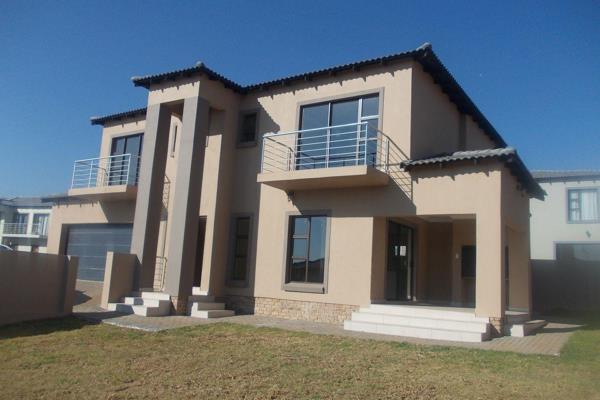 House to let in Thatchfield Hills , Centurion.

This double storey home offers :

3 bedroom with 2 balconies ,2 full bathrooms, open ...