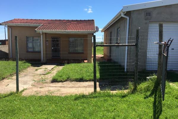 Lovely starter home. A place to call home. 

The Main bedroom has lovely built in cupboards and laminated flooring. The bathroom has ...