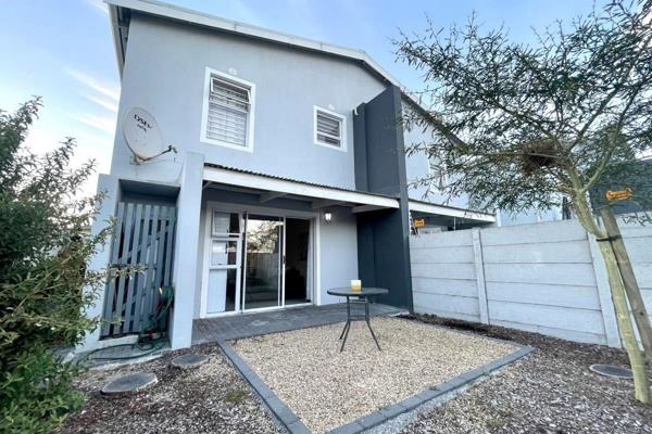 Nestled in a serene neighborhood, this modern 3-bedroom home boasts an expansive underroof square meterage. The enormous open-plan ...