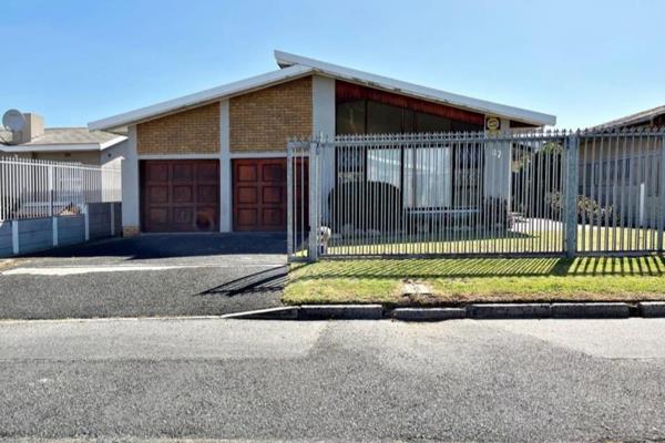 Nestled above Milton Road in the sought-after Townsend Estate, this stunning four-bedroom family home has been meticulously designed ...