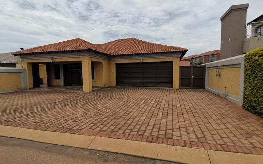 3 Bedroom House for sale in The Orchards