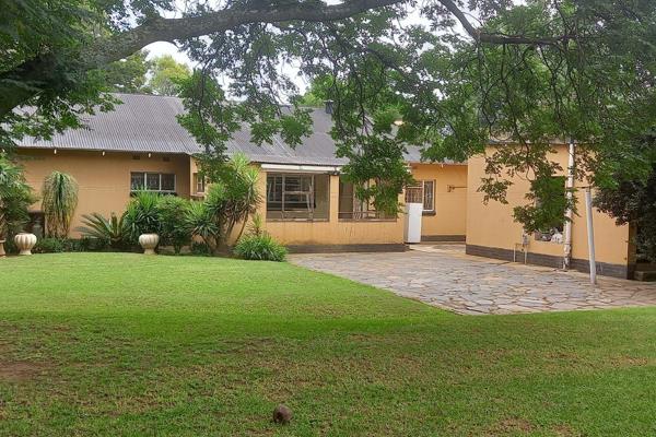 A well-positioned, neat, and clean property. Located near the R25 and R50 intersection ...