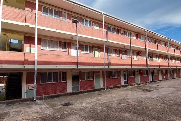 Neat, secure unit in Pretoria Gardens

Neat 1.5-bedroom, 1-bathroom unit in a secure ...