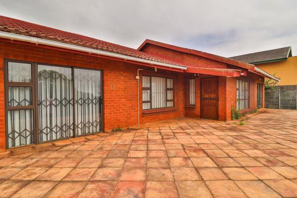 Welcome to your dream oasis in the heart of the serene suburb of Widenham, Umkomaas! ...