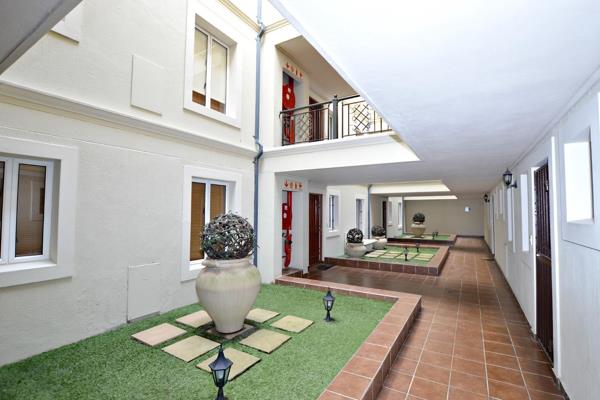 Available 1 April 2025
The perfect 2 bedroom apartment situated in the beautifull Bella Rosa Lifestyle Estate
24 hour managed ...