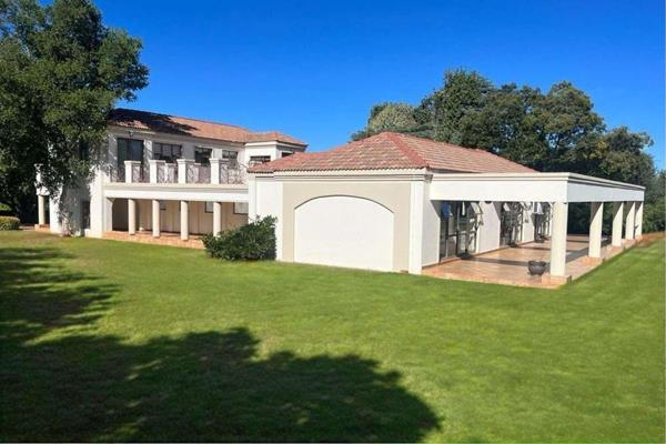 Discover elegance in this stunning property in Wilkoppies. The main house boasts 4 bedrooms, with a master bedroom featuring an ensuite ...