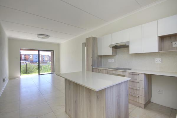 Wow says it all! This luxurious apartment is nestled in an upmarket neighborhood of Randpark Ridge. Within the complex there are ...