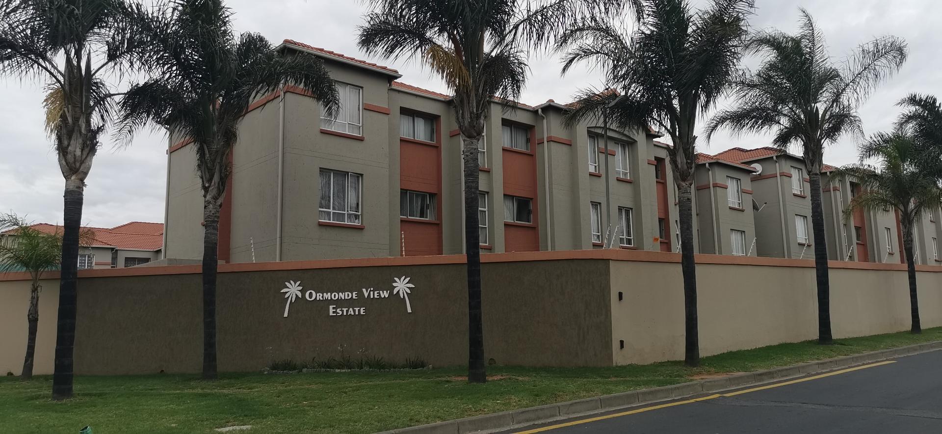 2 Bedroom Townhouse for sale in Ormonde P24113985829