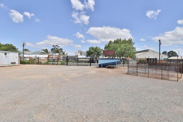 Exclusive Sole Mandate - Only with SEEFF Worcester

Mixed use industrial/commercial/residential property for sale in the Hex Industrial ...