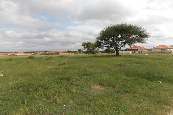 This is a 928m&#178; stand at Southern Gateway, it is already rezoned for business, business plans are approved by the municipality ...