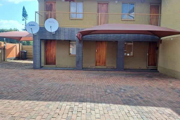 A bachelor flat situated in Annadale/Ladanna, Polokwane.

Available 1 March 2025 for occupation. 

It Is an amazing bachelor with a ...