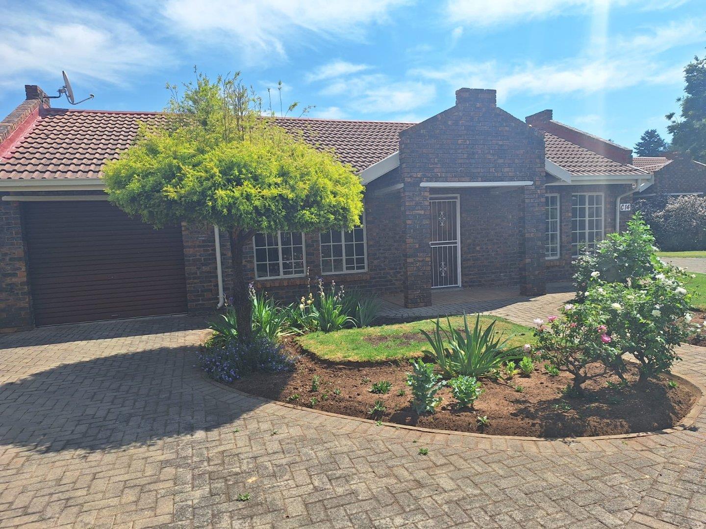 2 Bedroom Townhouse for sale in Three Rivers Canary 14, Phase 1