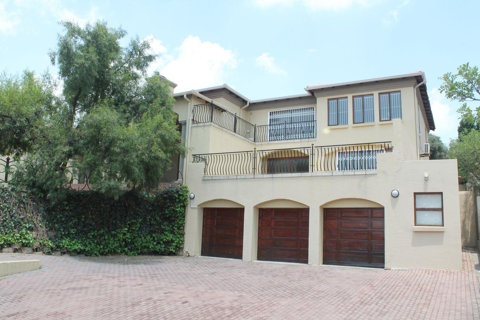 5 Bedroom House for sale in Waterkloof Ridge - Waterkloof 101, 170 ...