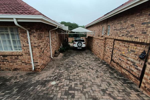 This property is situated in Nelspruit Ext 14 in Pekan Park. It consists off:
-3 Bedrooms
-2 Bathrooms (1 en-suite)
- Open Plan lounge ...