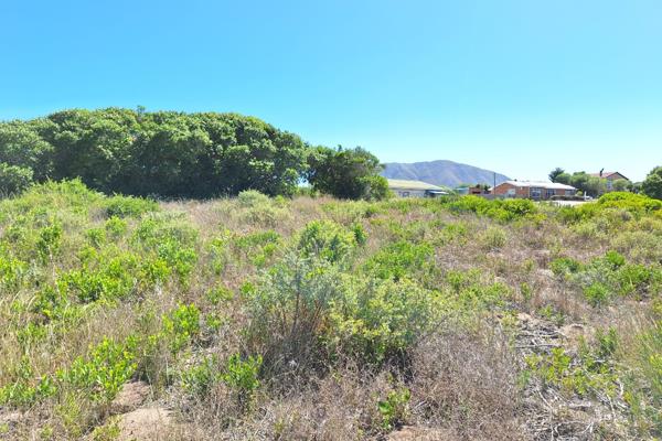 This vacant stand is 601 sqm in size with a beautiful mountain view.
Groenberg is close to Kleinbaai harbor, which is well known for ...