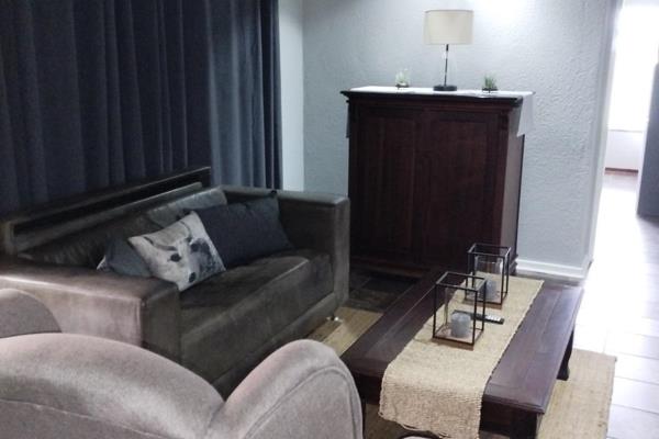 Beautifully furnished apartment for rent in Vaalpark Sasolburg. Rent includes uncapped wifi, netflix and gardening services.