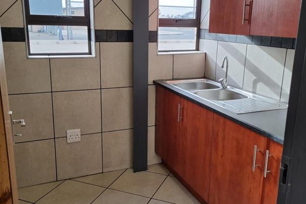 Warehouse to let A grade in Quaggafontein, Bloemfontein
Reception 
2 x ...