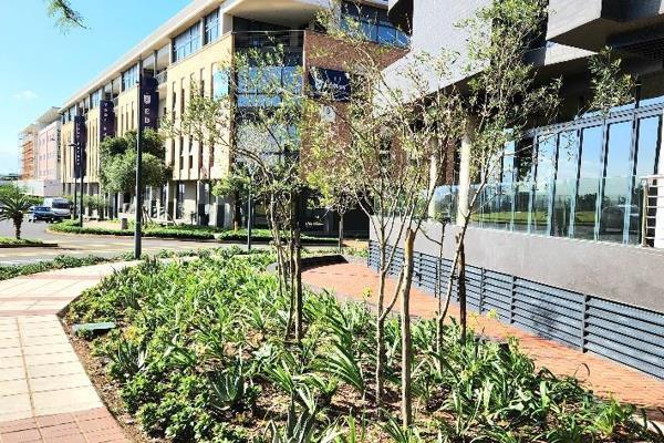 Retail space in a new development for Sale
New development in the heart of Umhlanga Ridge. Up market block with 24 hour security.  2 ...