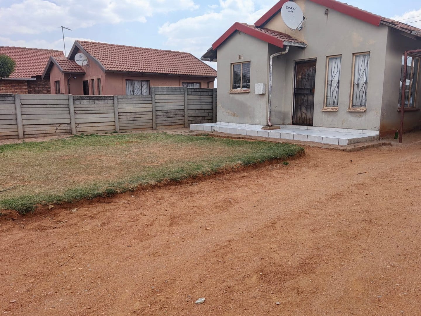 2 Bedroom House for sale in Daveyton Etwatwa P24113996574