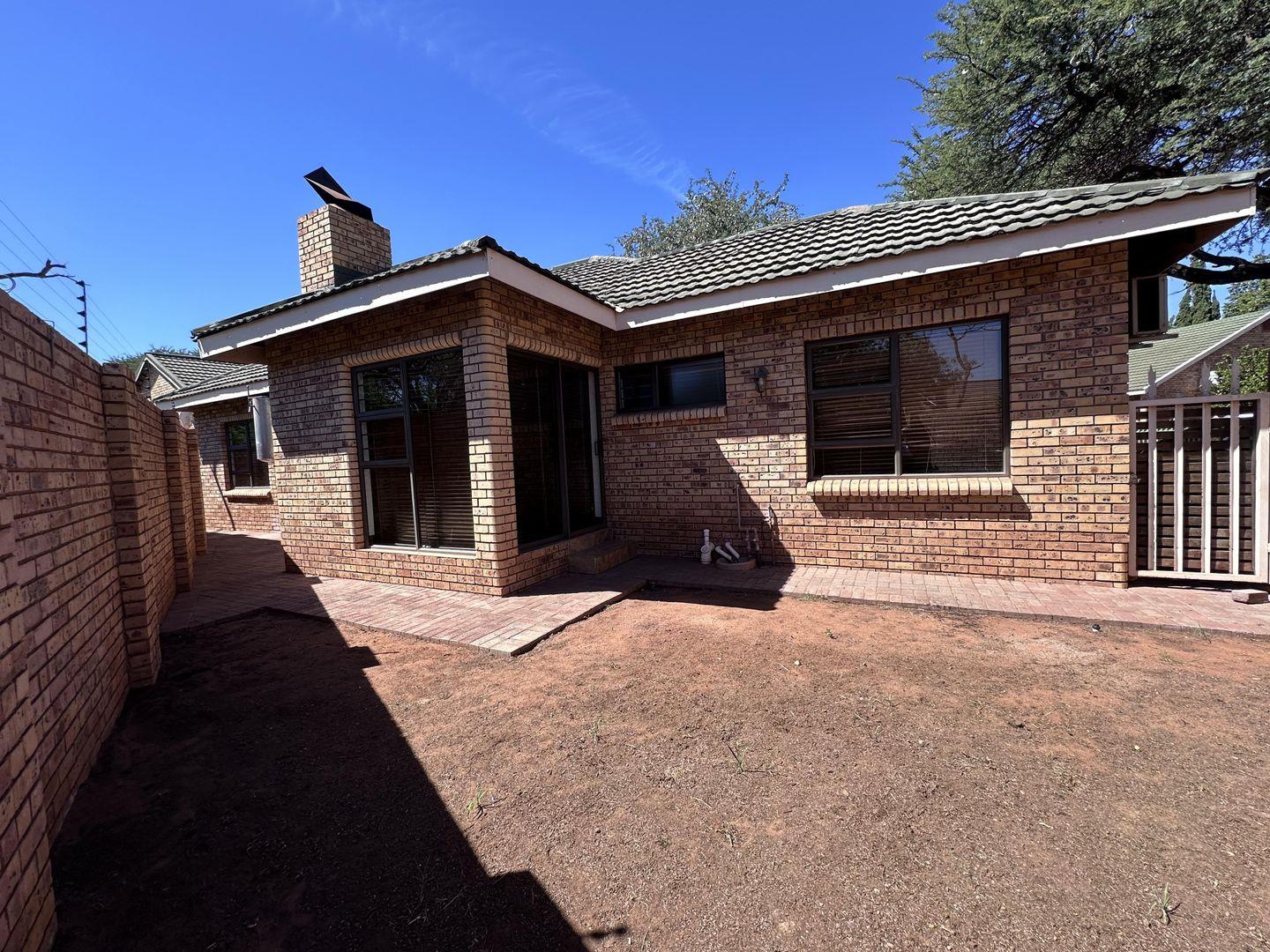 3 Bedroom House for sale in Kathu P24113708381