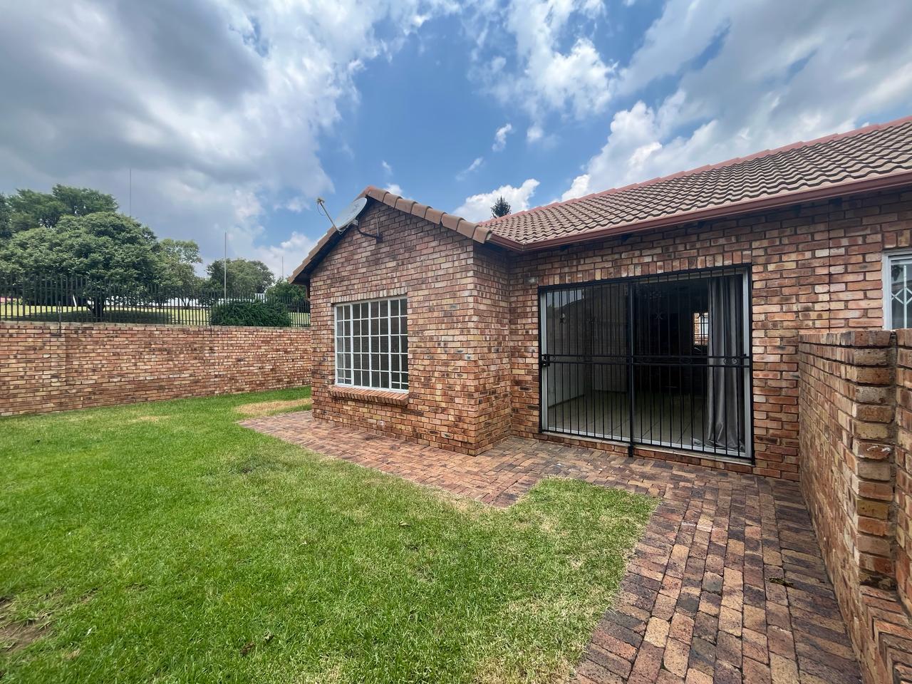 Kyalami Hills Property Townhouses for sale in Kyalami Hills