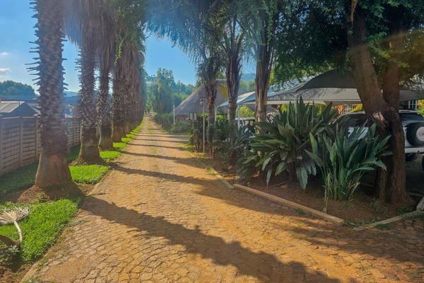 Situated on the R511, close to well-known tourist attractions and businesses, this business rental on a smallholding is an ideal ...