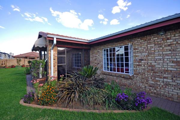 Ideally located in prevalent Risiville.
This beautiful property is situated in a gated security estate.
Ideal lifestyle, lock up and ...