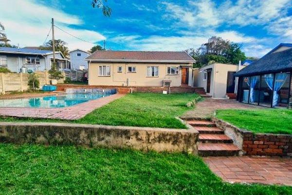 Family home ready for you to move in

This 3 bedroom home has so much to offer, from the pool to the lovely garden. Being level this ...