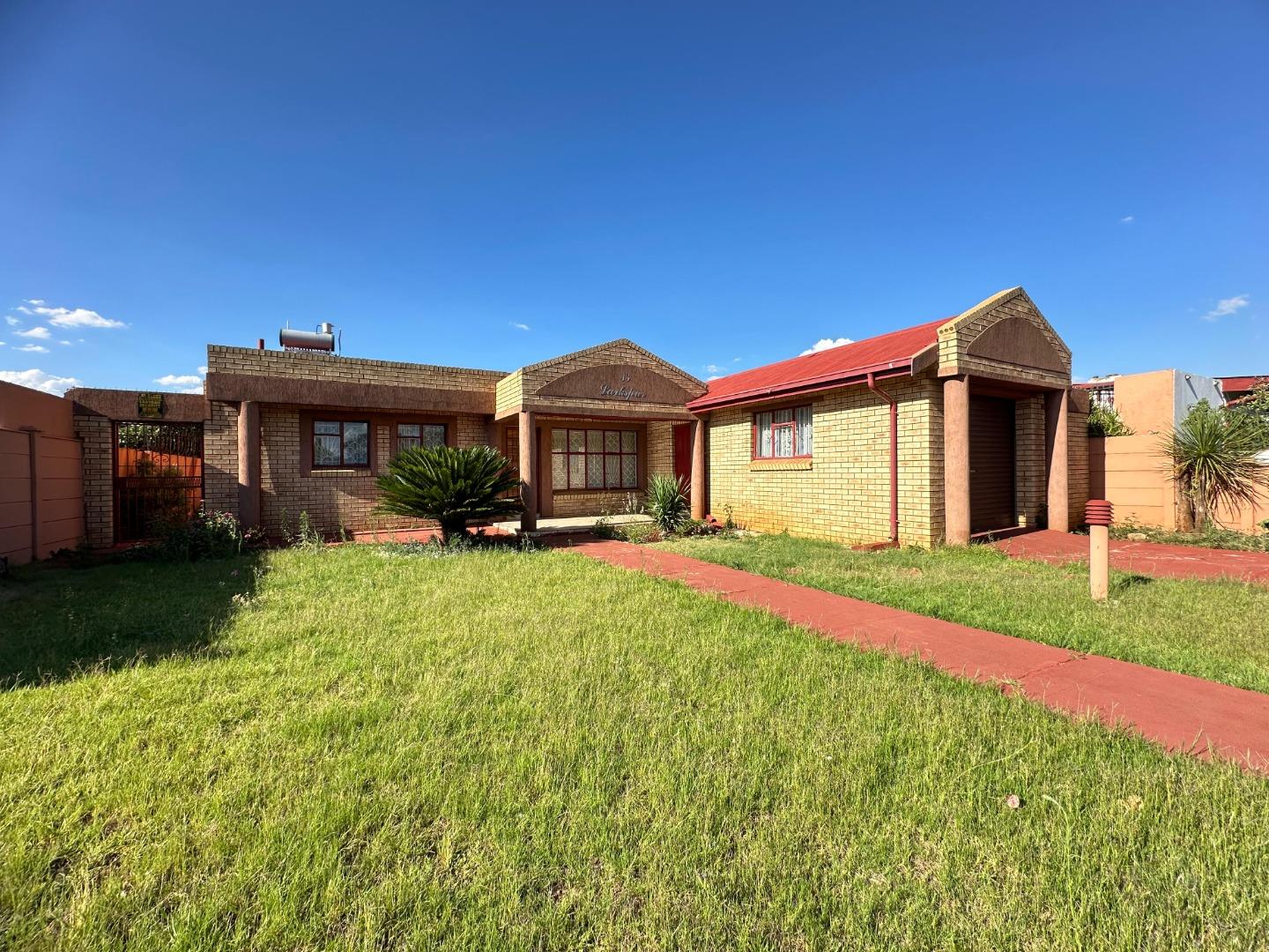 3 Bedroom House for sale in Lenasia Ext 3 13 Larkspur Avenue P24