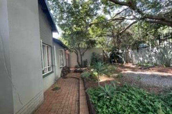 No loadshedding!

Nestled in the delightful small community of KLOOFSIG, CENTURION only 20 meters from Groenkloof. This charming ...