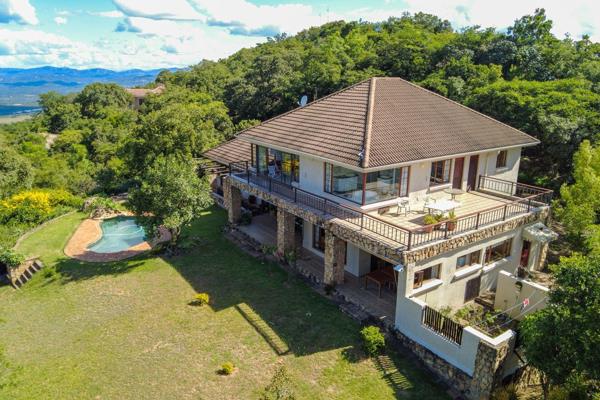 Luxurious property for sale on the prestigious Bundu Rockies Wildlife estate offering ...