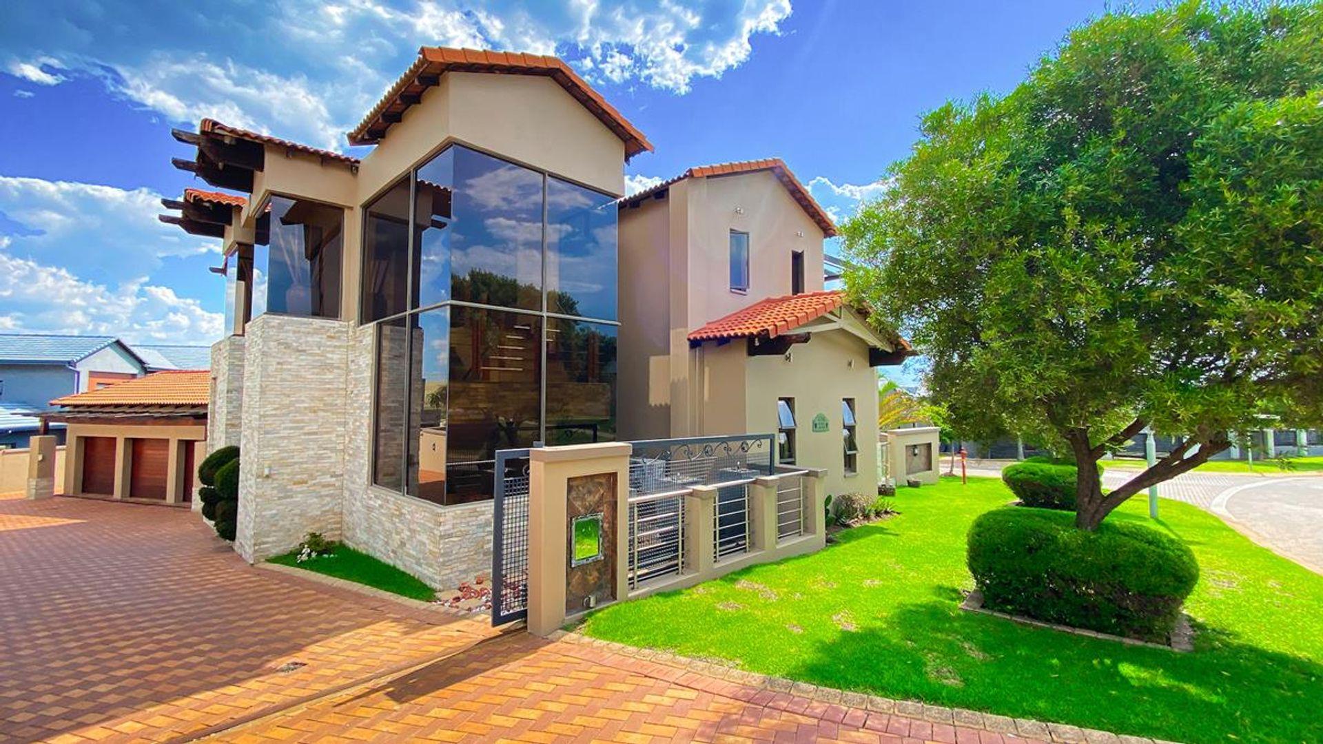 5 Bedroom House for sale in Copperleaf Estate P24114007067