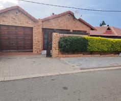 House for sale in Klipfontein View