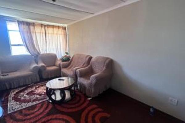 1.5 Bedroom Apartment for sale
Calling all investors

Great 1.5 bedroom unit up for grabs;

Offers spacious open plan dinning room ...