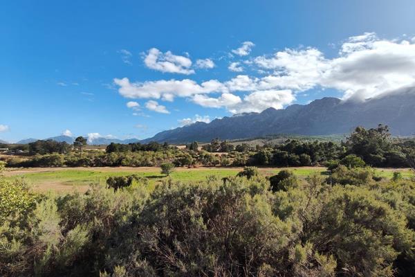 **  SOLE MANDATE **

Be one of a few to build your dream home on a Game Farm close to Tulbagh. Free-roaming Springbok, Zebra, and ...