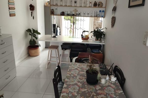 This spacious 1 bedroom cottage, is situated in the beautiful Kleinbosh.

OCCUPATION 01 MARCH 2025

The unit has a spacious open living ...