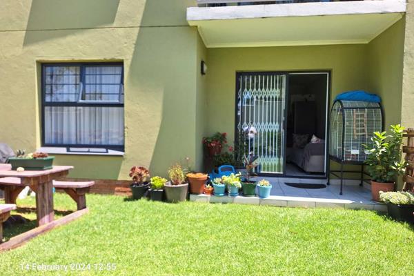 The lovely townhouse is not to be missed.
Offering two bedrooms with build in cupboards
One bathroom, fitted with shower, toilet and ...