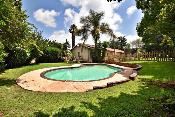 *** OFFERS from R1 650 000 ***
*** REDUCED ***
*** TLC REQUIRED ***

Make this four ...