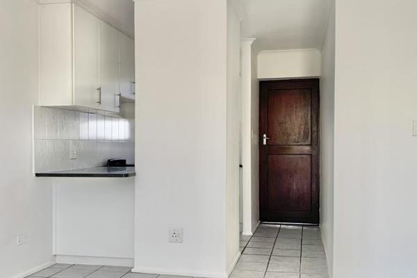 1 Bedroom apartment in Mountain View Village!!

Welcome to the Mountain View Village secure complex in Blouberg Sands, Cape Town, where ...