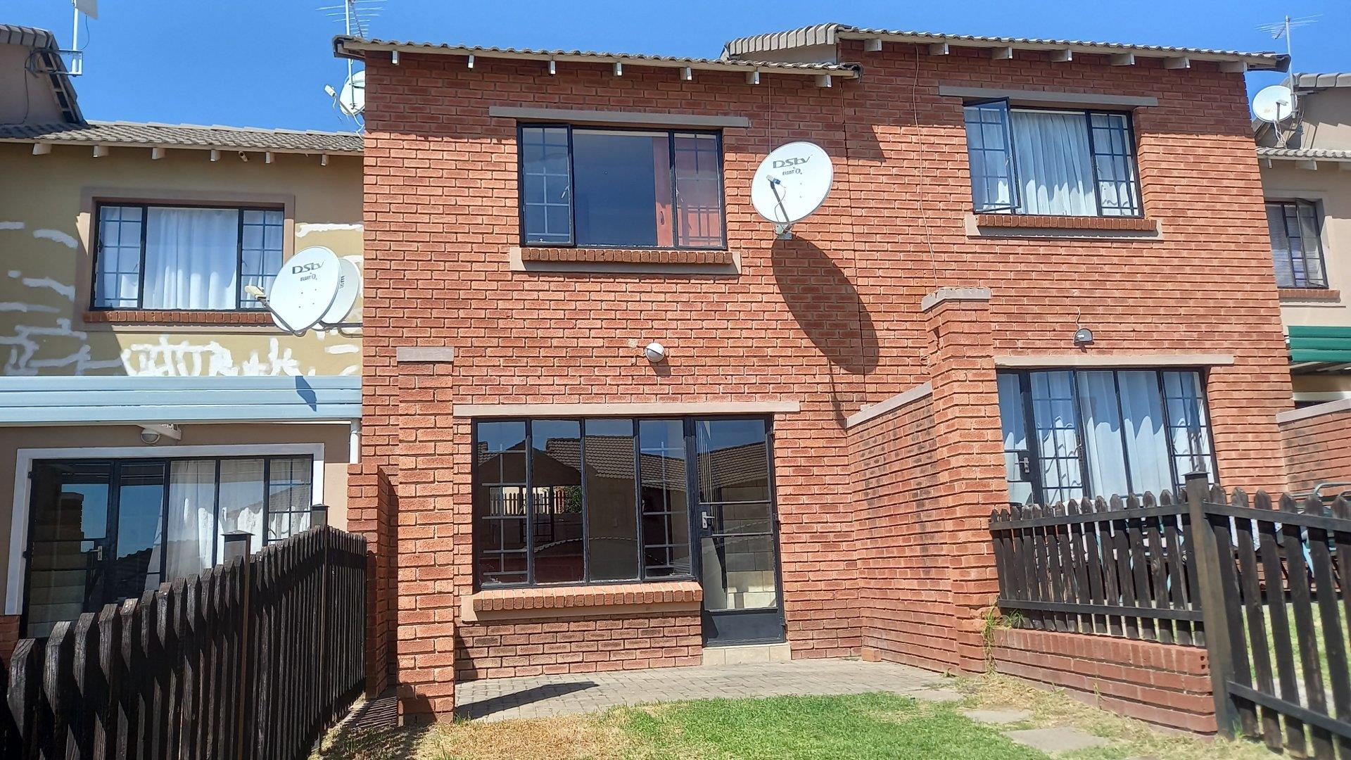 Hillside, Bloemfontein Property Property and houses to rent in