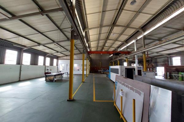 This 1350m2 stand alone Factory Space is available for Sale in Apex. The Property boasts a very neat double storey office space. There ...