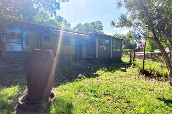 Embrace the opportunity to transform this fixer-upper park-home into your dream retreat within a serene farm estate. Situated on a ...