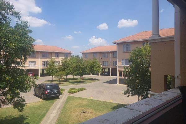 Well situated within walking distance from shopping mall, schools &amp; hospital. 

Secure, cozy and private. This little gem is ideal ...