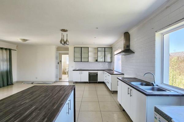 Exclusive Sole Mandate

This newly built property is situated in Strelitzia Park and offers:

Spacious open plan lounge, dining room ...