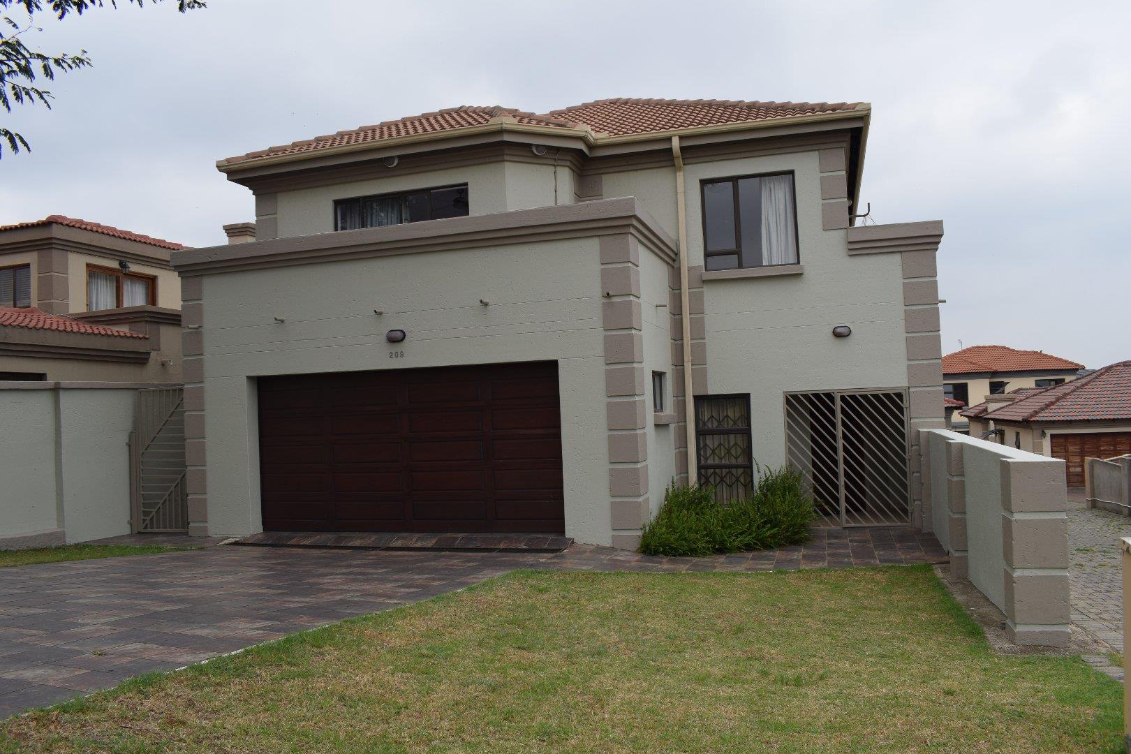 3 Bedroom House for sale in Reyno Ridge P24114027107