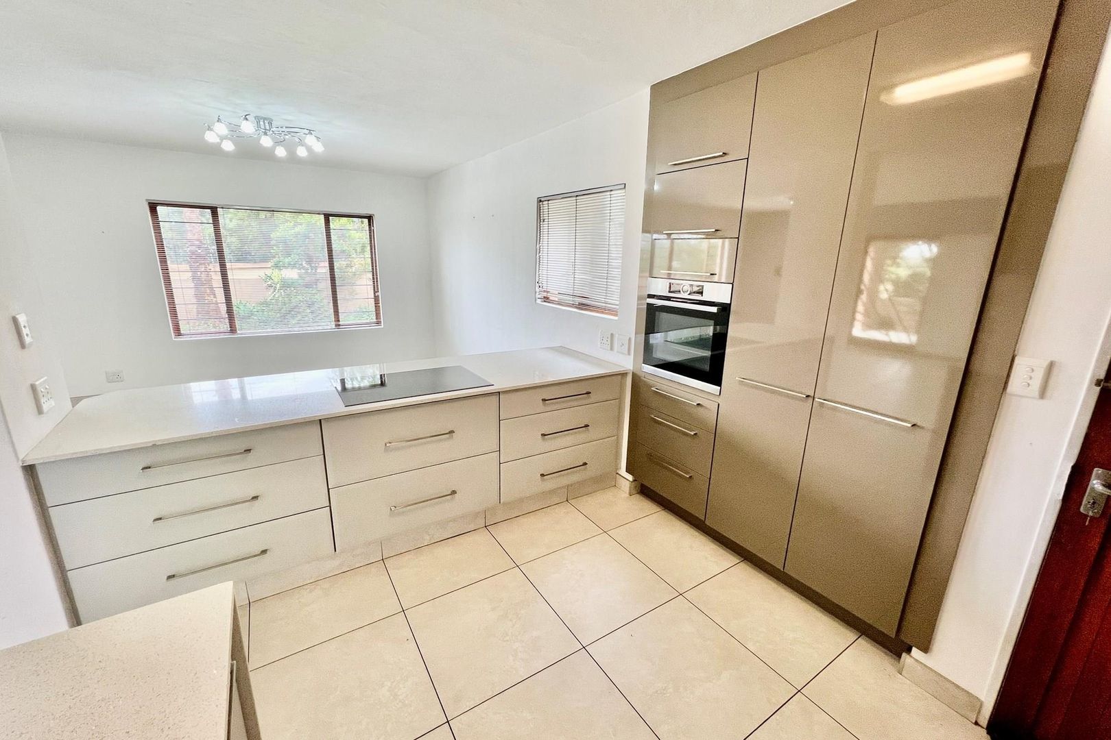 3 Bedroom Townhouse for sale in Eldo Manor P24114027287